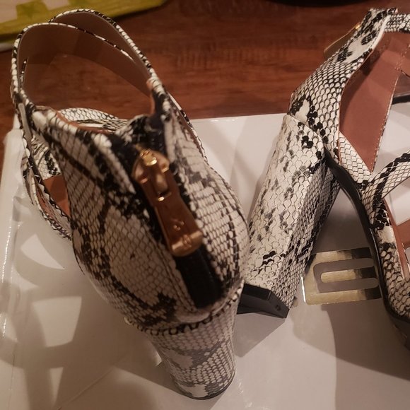 X2B Snake Skin Sandle Strappy Zip size 6.5 - Picture 4 of 4
